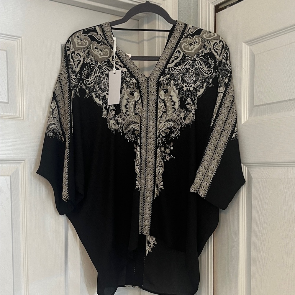 Rose + Olive Black and White Patterned Kimono Top